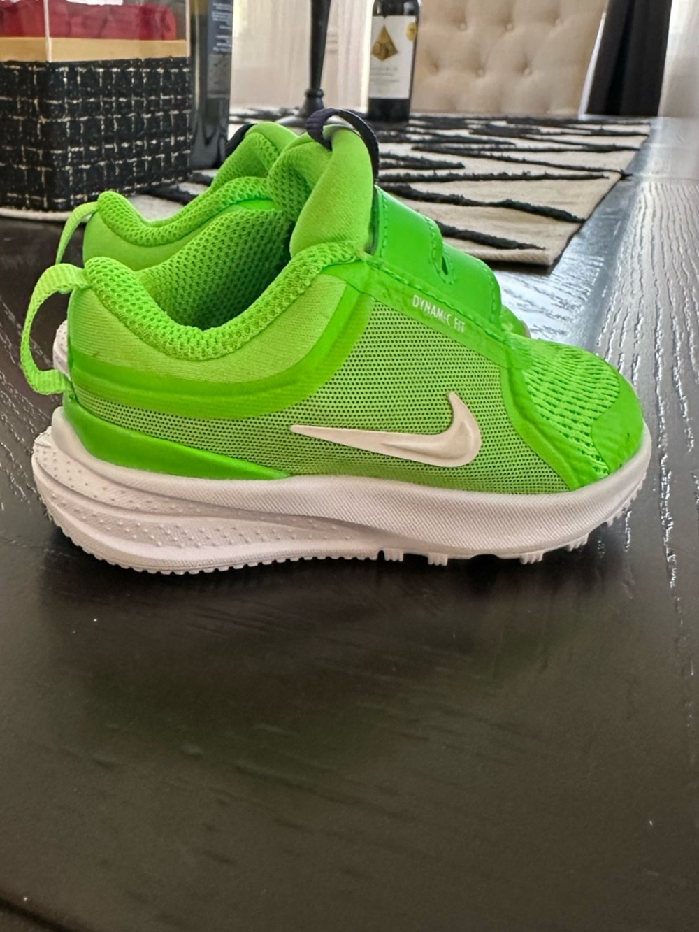 Baby/ Toddler 4C Nike Dynamic Fit Sneakers in Green - Picture 10 of 14